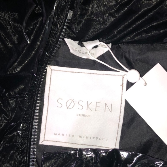 Sosken Studios Jess Blk Pearlize Short Down Jacket - Picture 13 of 16